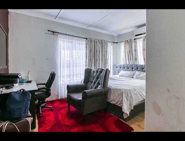 3 BEDROOM APARTMENT FOR SALE IN KENSINGTON B